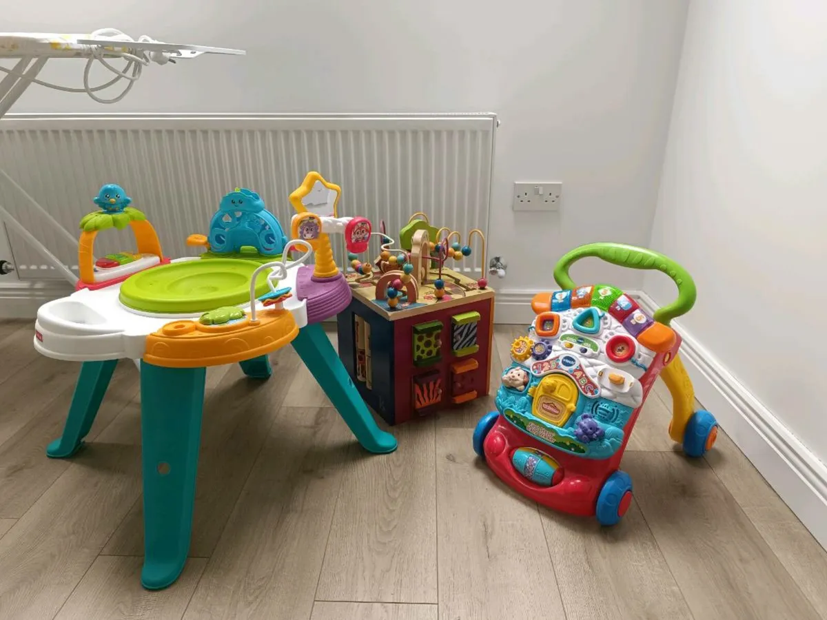 Walker, activity box for toddlers - Image 1