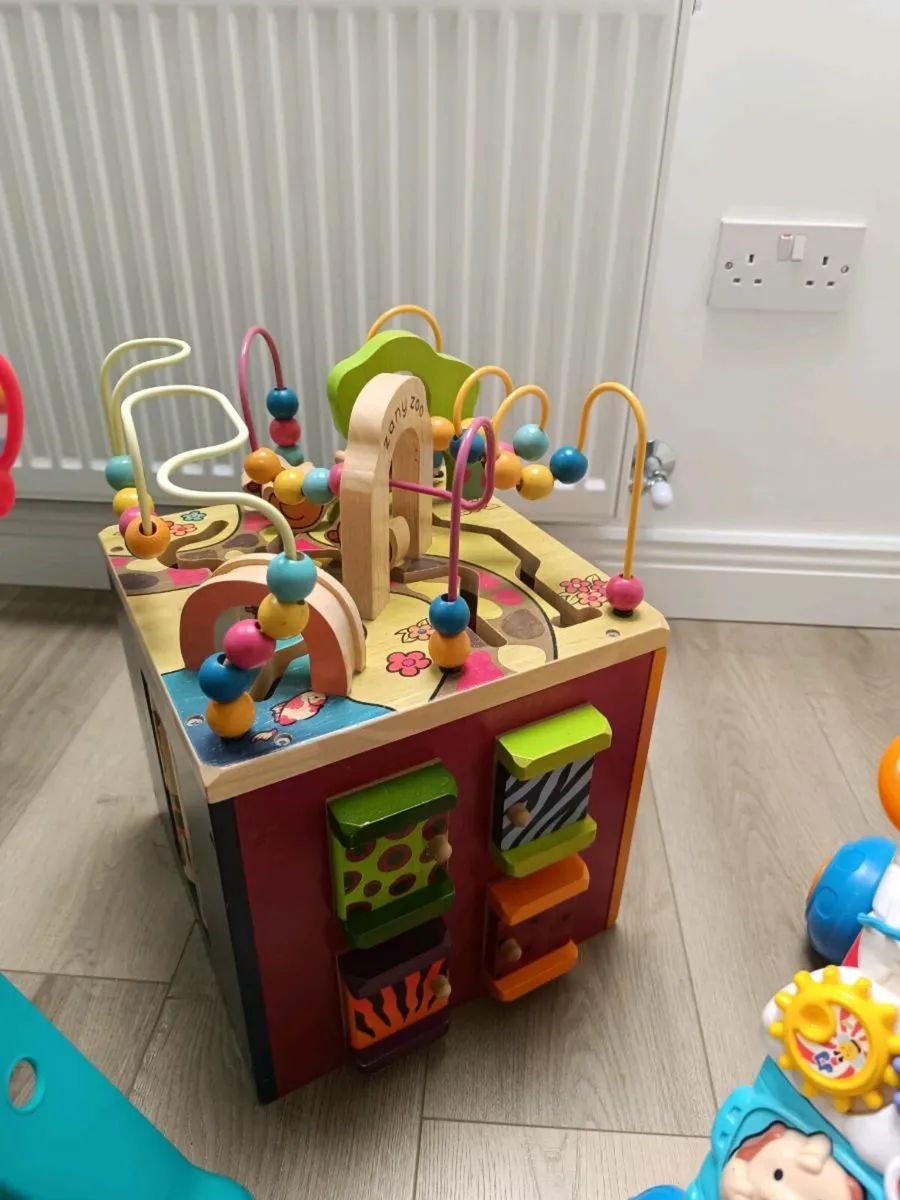 Walker, activity box for toddlers - Image 3