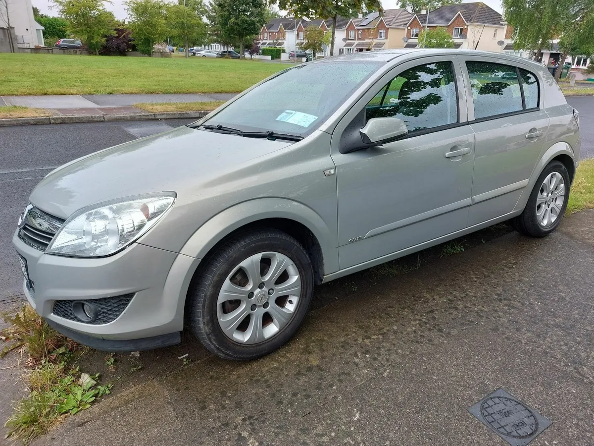 Opel Astra 2009 - Image 2