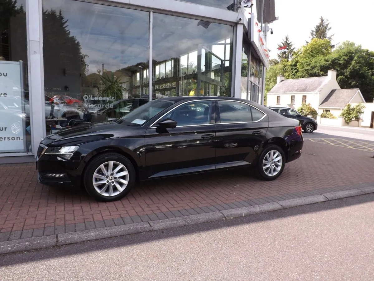 Skoda Superb Superb AMB 2.0tdi 150HP DSG - Image 2
