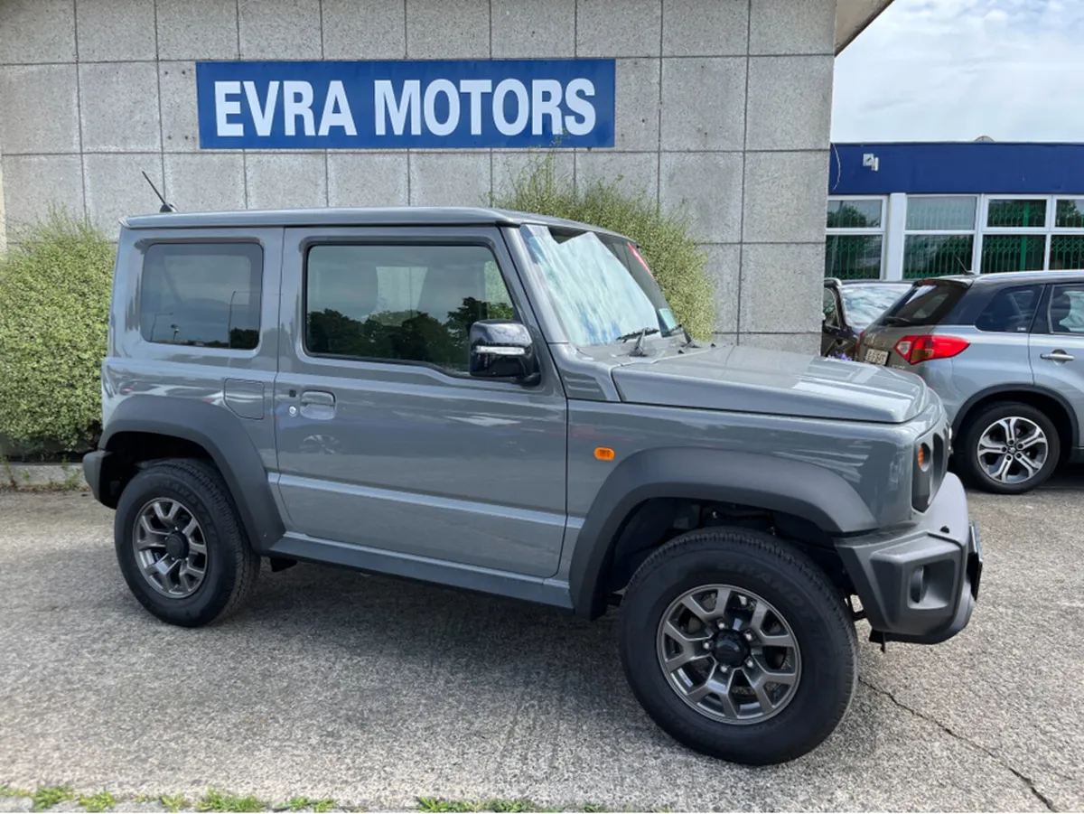Suzuki Jimny SIERRA 4 SEAT 1.5 PETROL AUTOMATIC // - Image 3