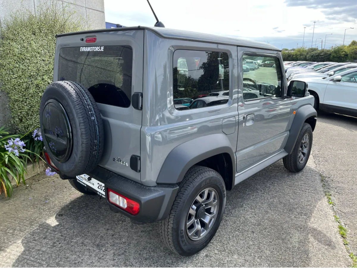 Suzuki Jimny SIERRA 4 SEAT 1.5 PETROL AUTOMATIC // - Image 4