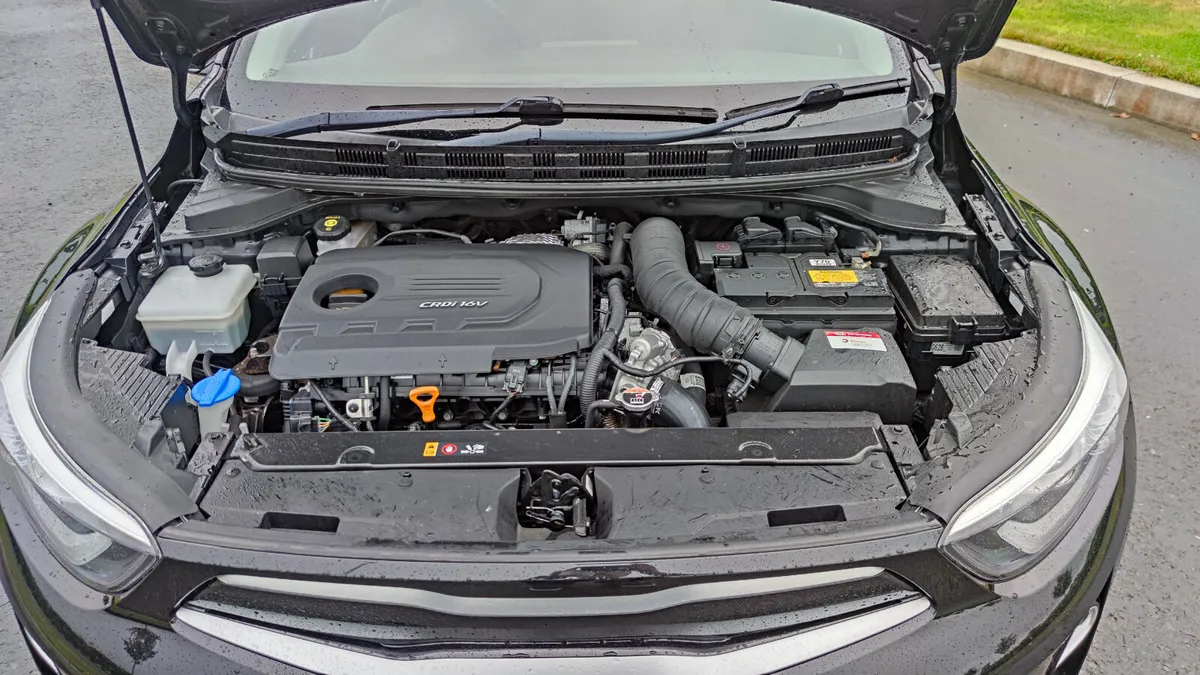 KIA STONIC CRDI 2 ISG 1.6 - Image 4