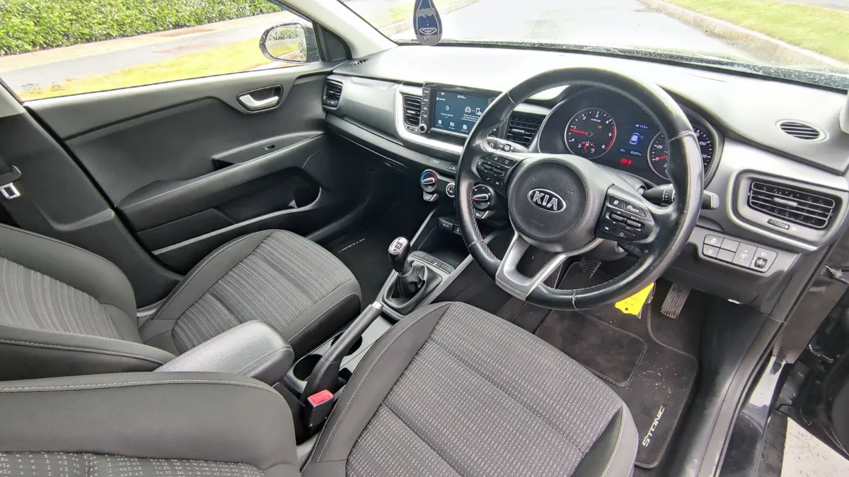 KIA STONIC CRDI 2 ISG 1.6 - Image 2
