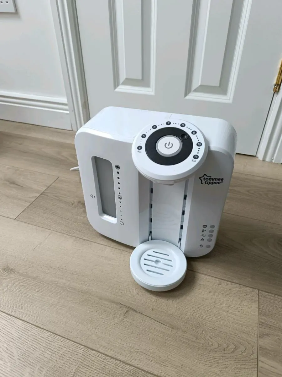 Tommy tippee baby formula machine