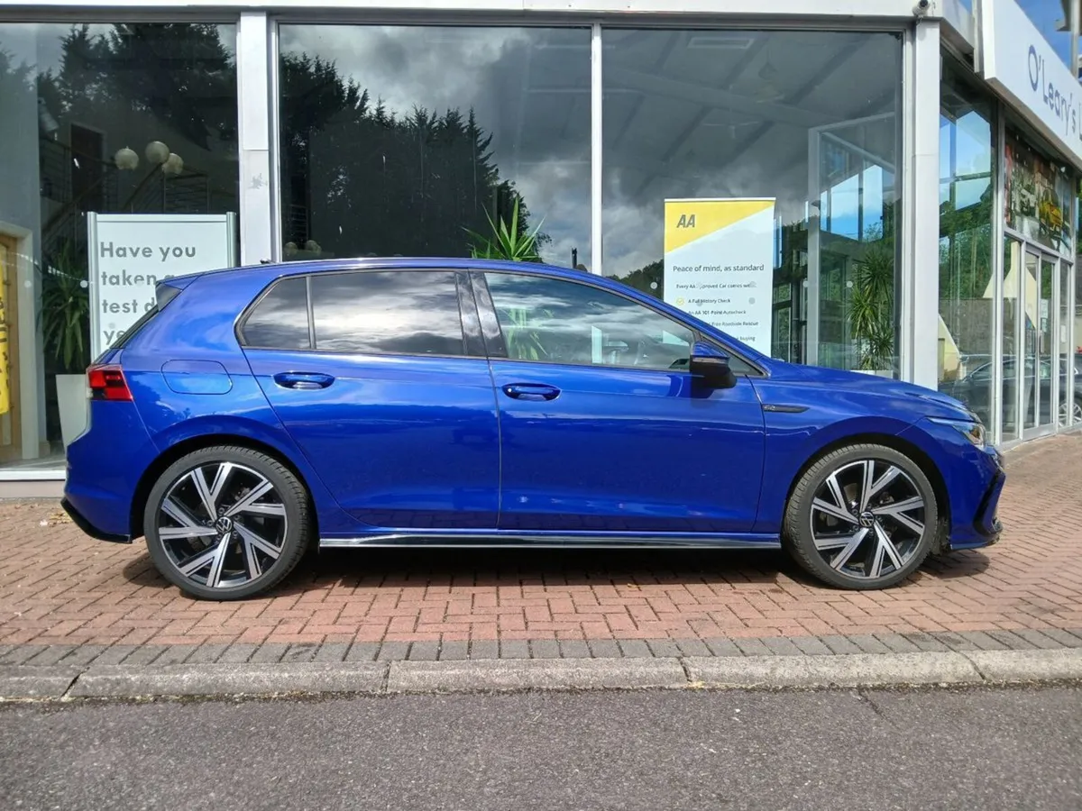 Volkswagen Golf 1.5 TSI 130HP R-line - Image 3