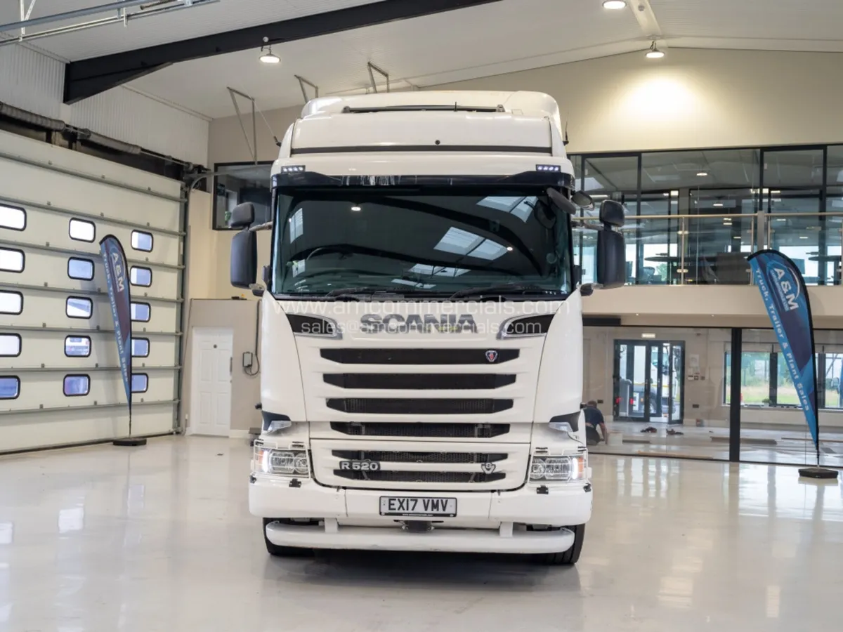 2017 (17) SCANIA R520 HIGHLINE V8 6X2 TAG - Image 2