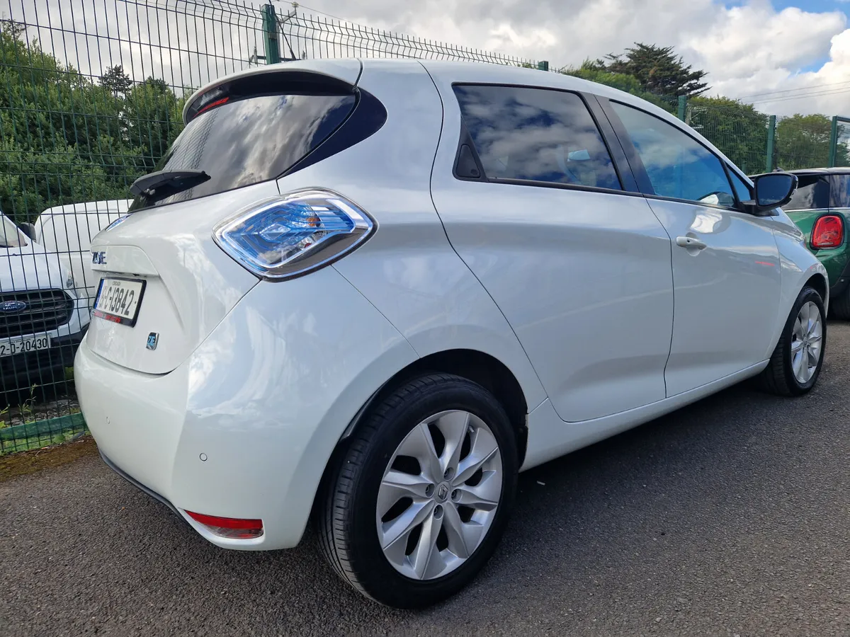 Renault Zoe , NCT 27 ,LOW KMS ,4 DOOR ,STUNNING - Image 3