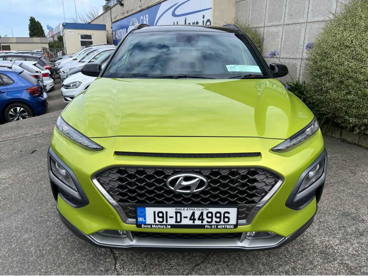 Hyundai KONA KAUAI 4WD 2-TONE AUTOMATIC 1.6 PETROL - Image 3