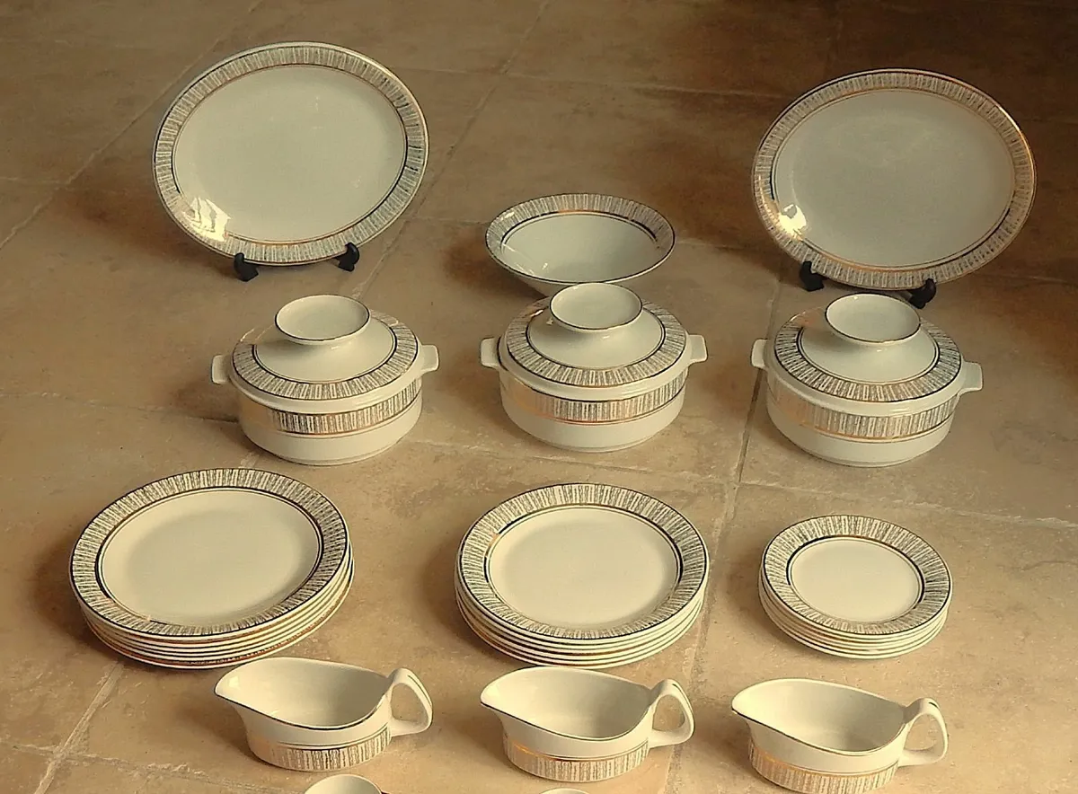 Arklow Pottery Kingsway 27 Piece Dinner Service - Image 1