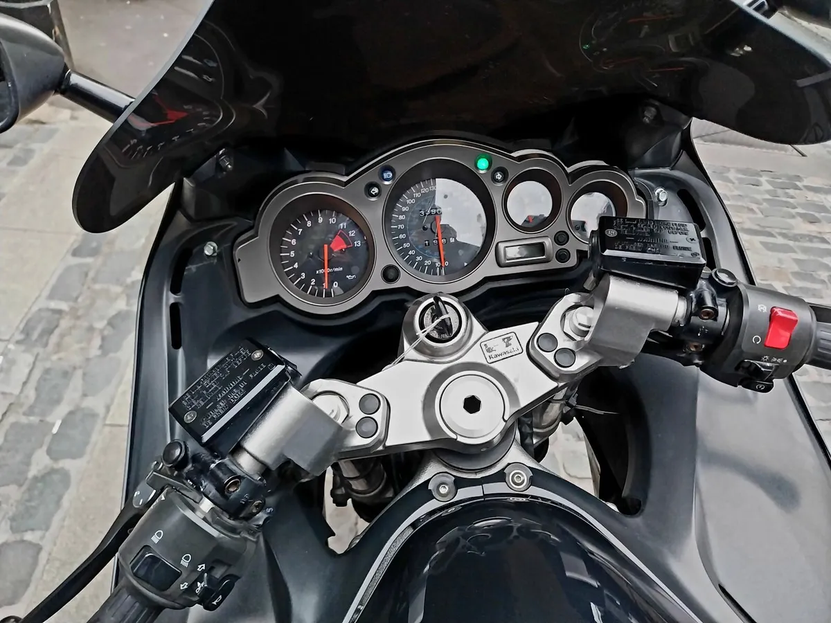 KAWASAKI ZZR1200 - Image 4
