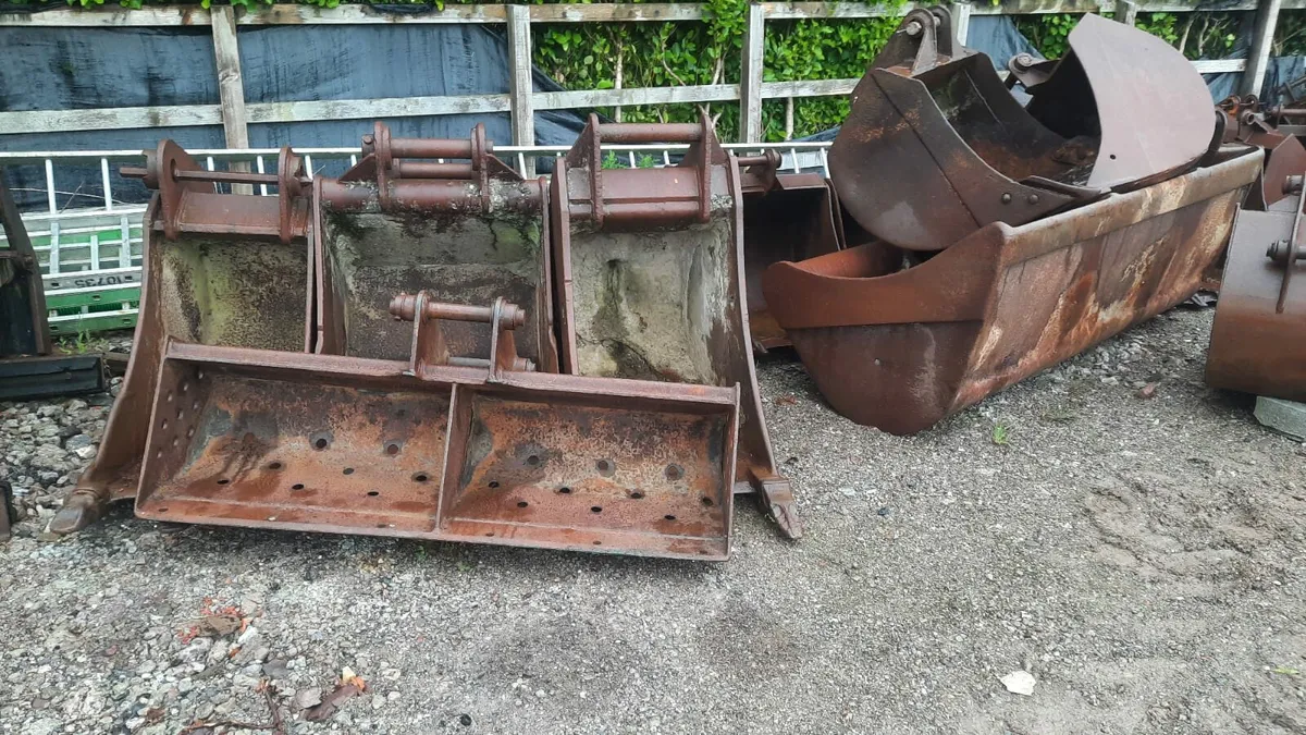 Large range buckets..JCB 45-65-80mil pins - Image 2