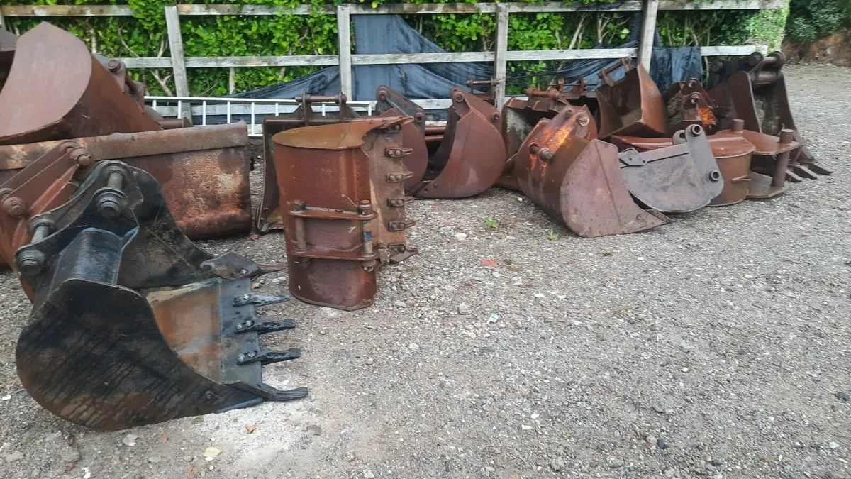 Large range buckets..JCB 45-65-80mil pins - Image 4