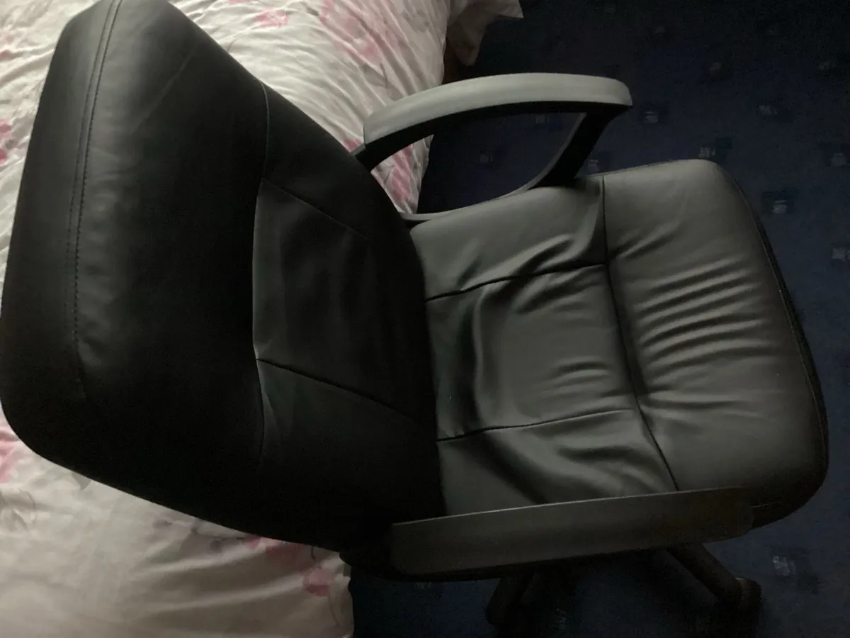 Swivel Chair - Image 2