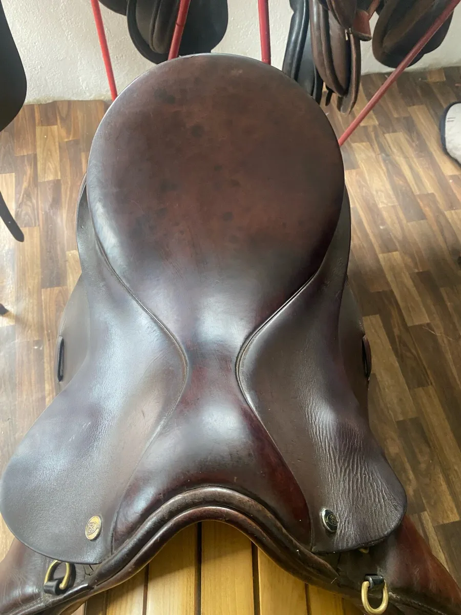 17” wide derby brown leather saddle - Image 4