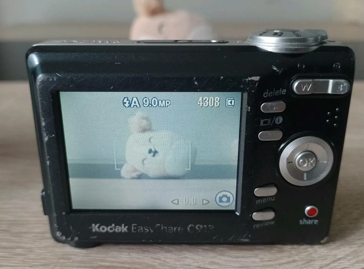 Kodak Easyshare C913 - Image 2