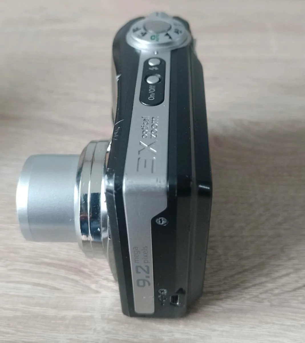 Kodak Easyshare C913 - Image 4