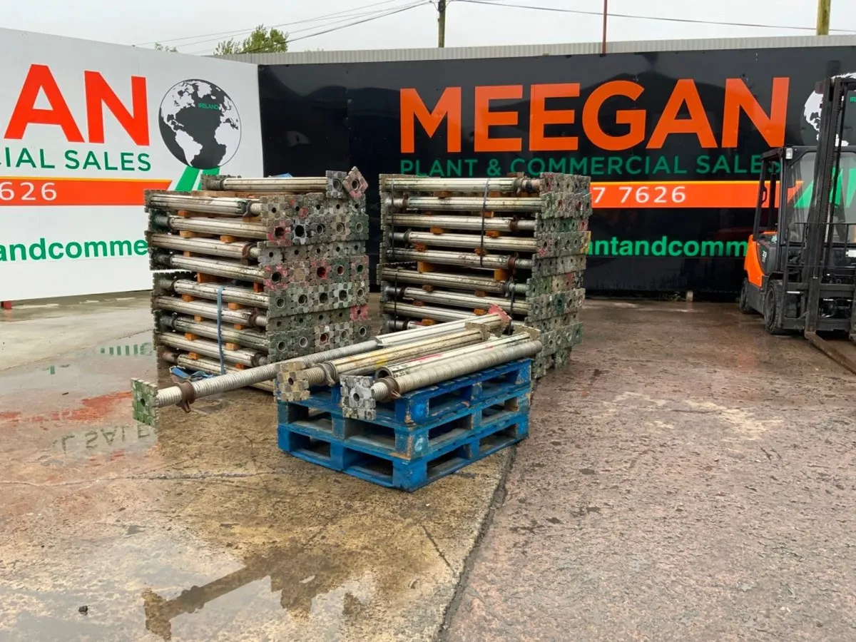 ALUMINIUM MULTI PROP SUPPORT ACROWS....118/1. - Image 1