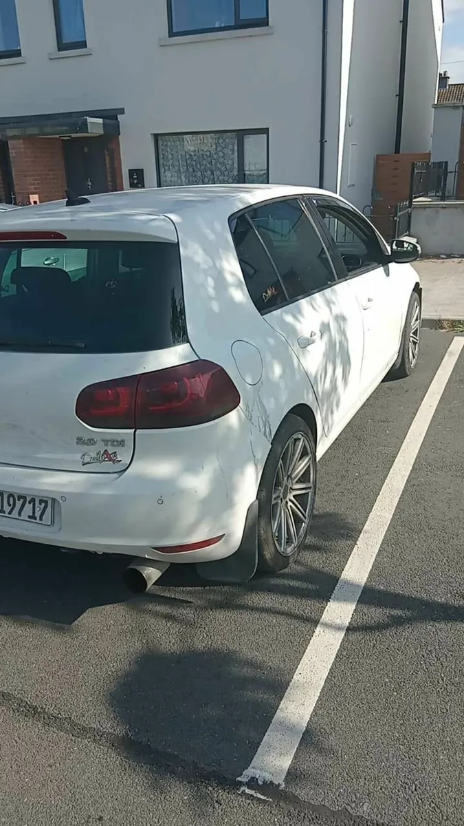 Volkswagen Golf 2010 - Image 2