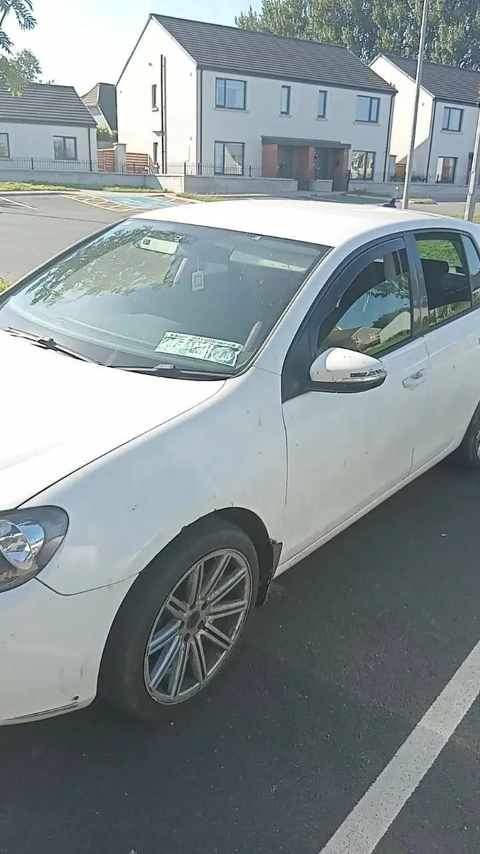 Volkswagen Golf 2010 - Image 4