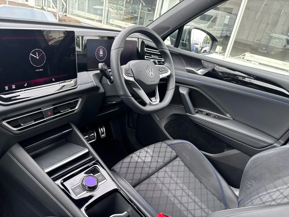 Volkswagen Tiguan 2024 2.0 TDI 150HP R-Line DSG - Image 3