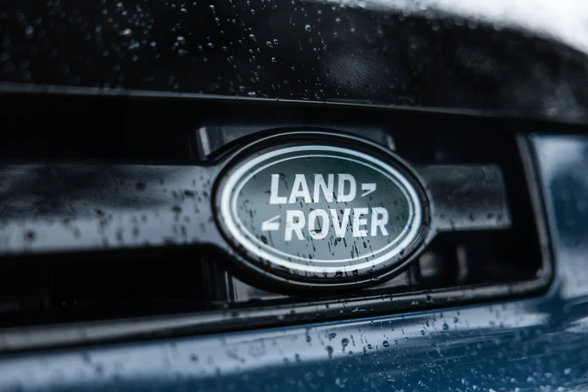 LAND ROVER DEFENDER 3.0D 90 FULL Black Pack - Image 4