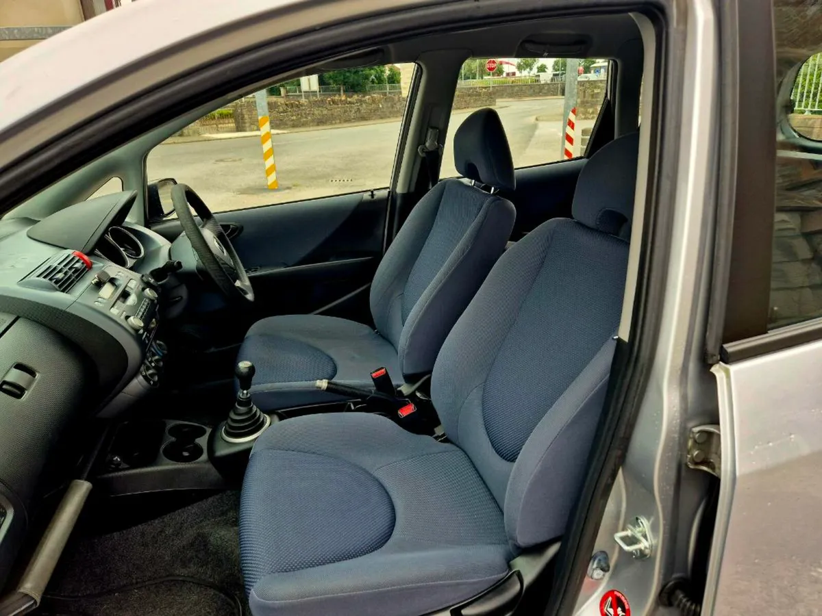 02 HONDA JAZZ 1.3 NCT’D CHEAP TAX N INS GREAT CAR - Image 3