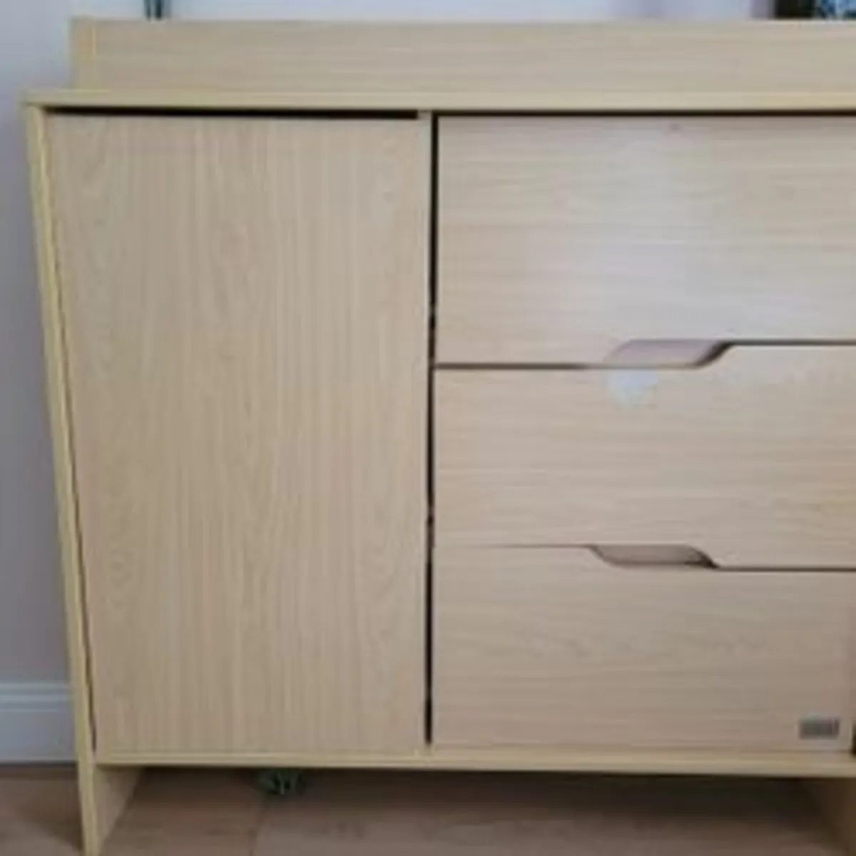 Changing table - Image 1