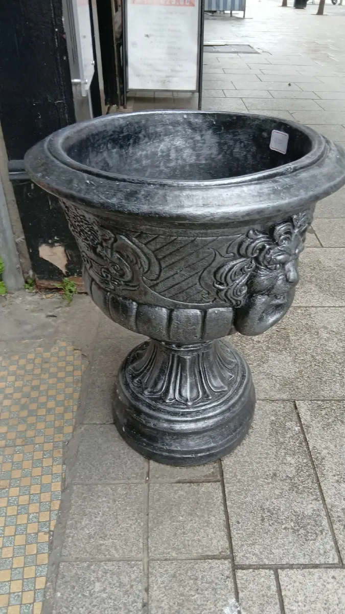 Classic Concrete Garden Furniture - Image 4