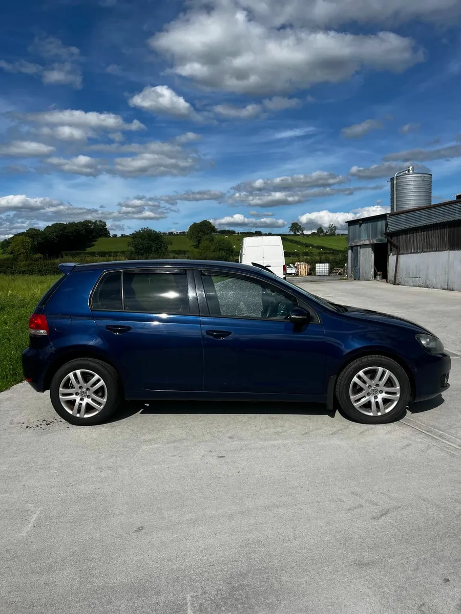 Volkswagen Golf 2010 - Image 4