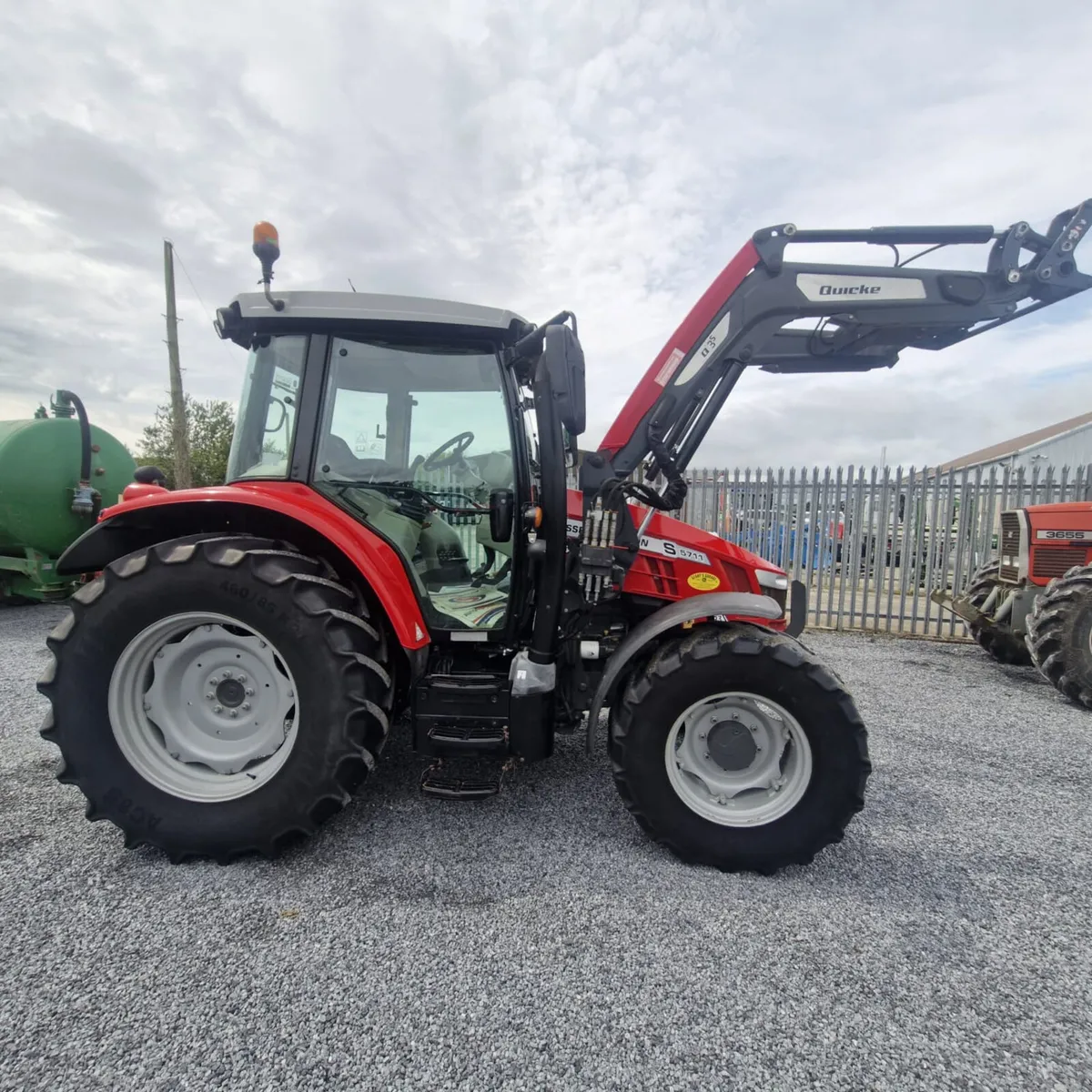 Massey Ferguson 5711 - Image 2