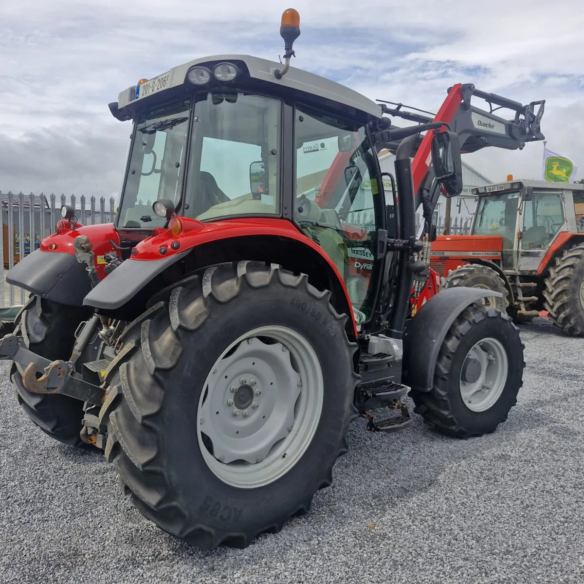 Massey Ferguson 5711 - Image 3