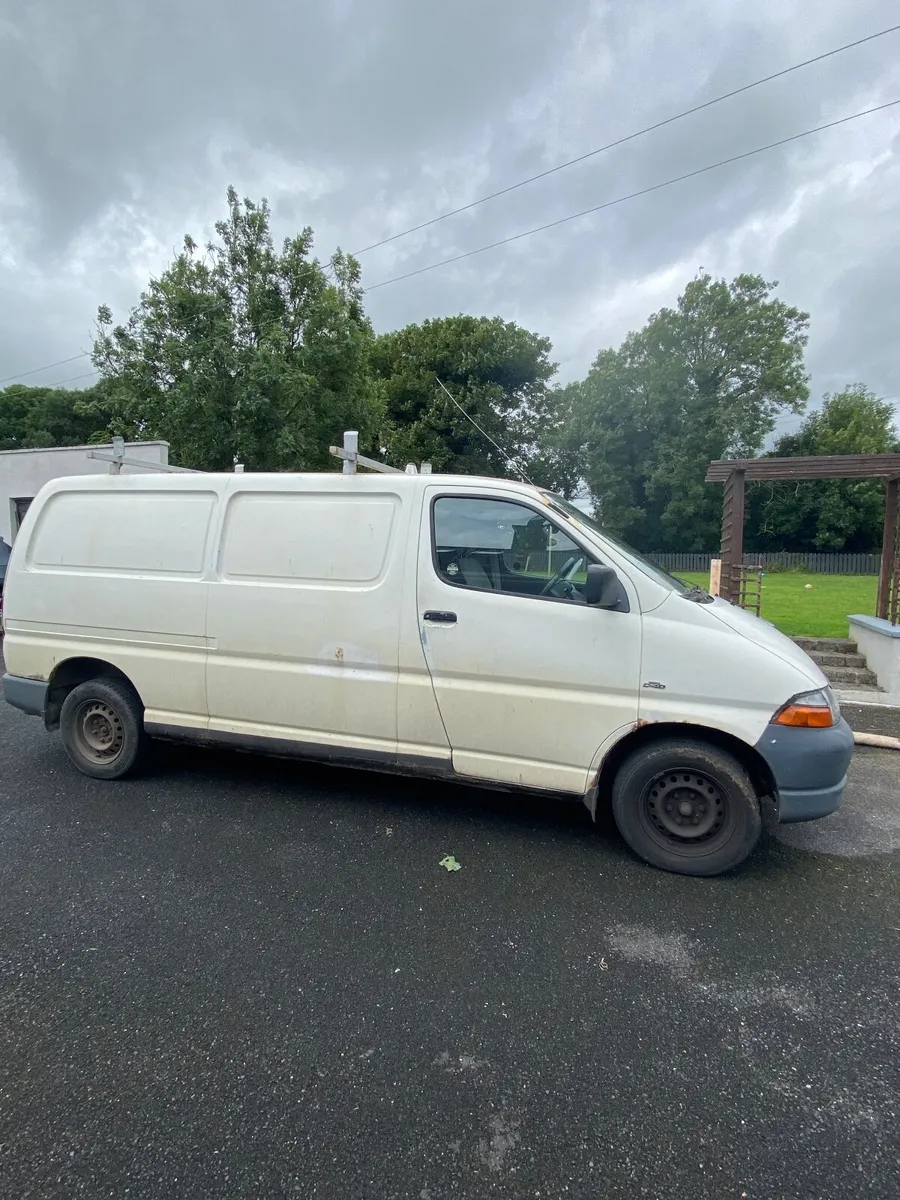 Toyota HiAce 2005 - Image 2