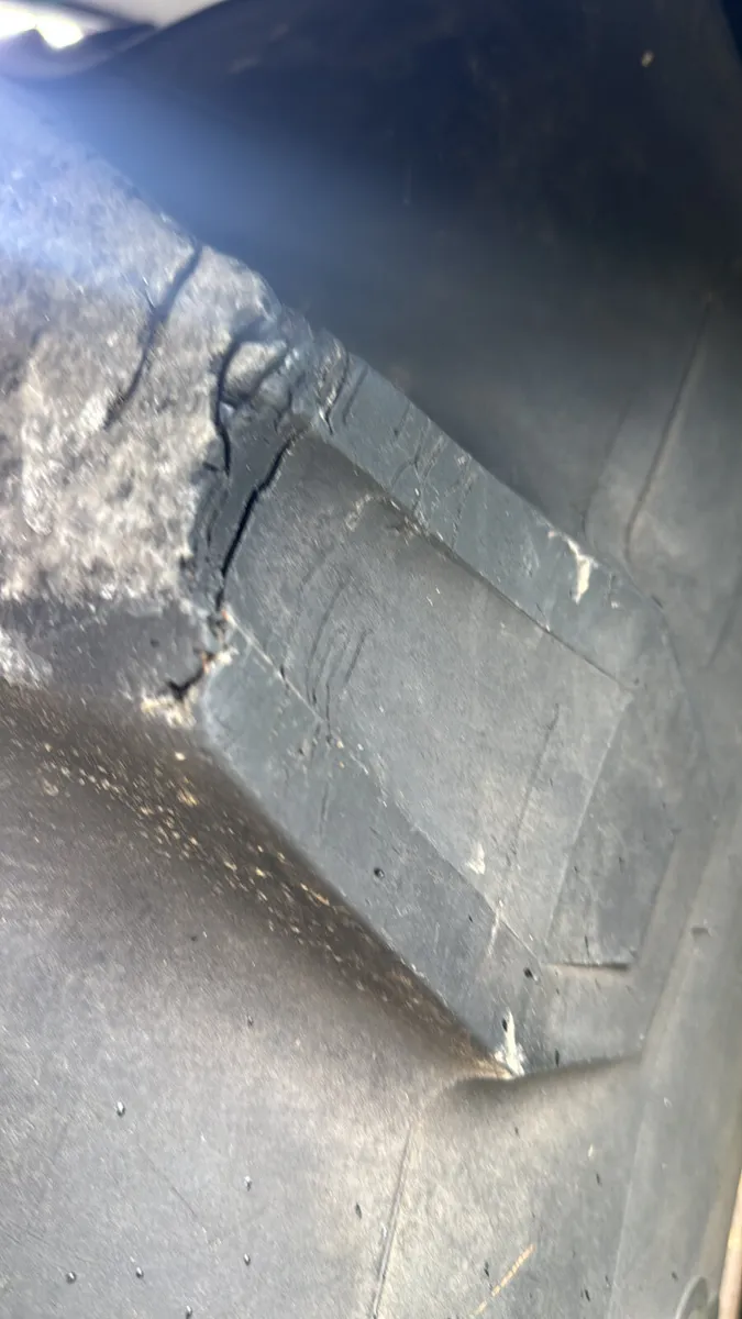 710/70x38 & 600X65X28 Trelleborg - Image 1