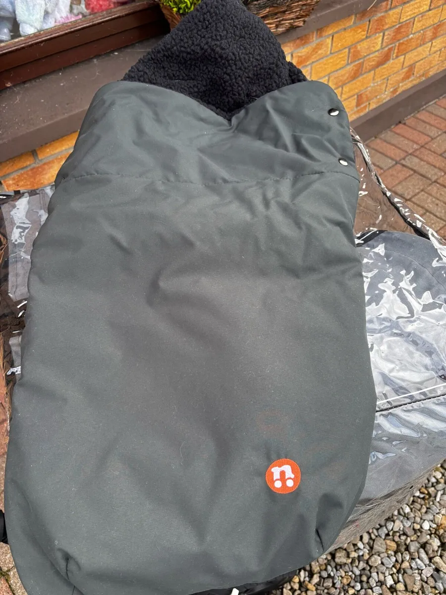 Outnabout footmuff black