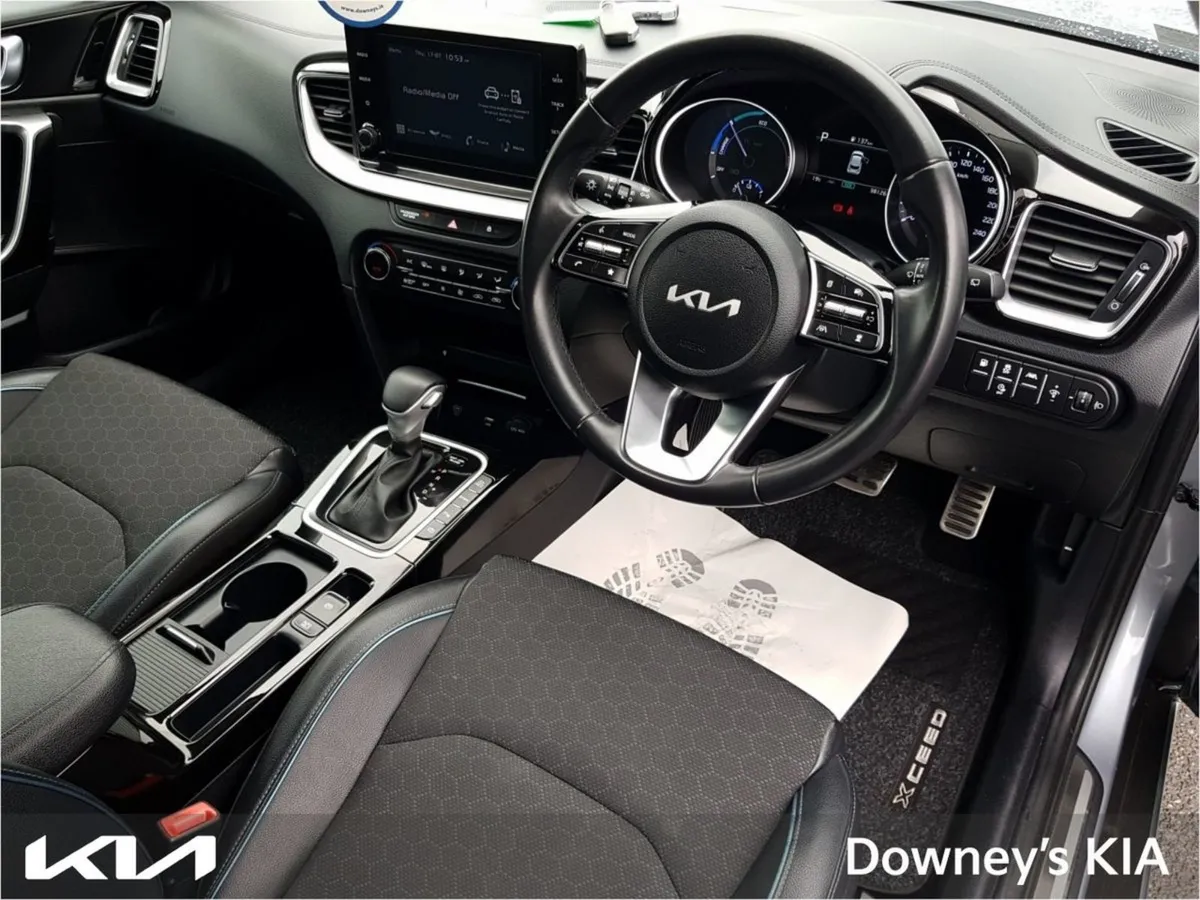 Kia Xceed 1.6 Petro/electric Auto - Image 4