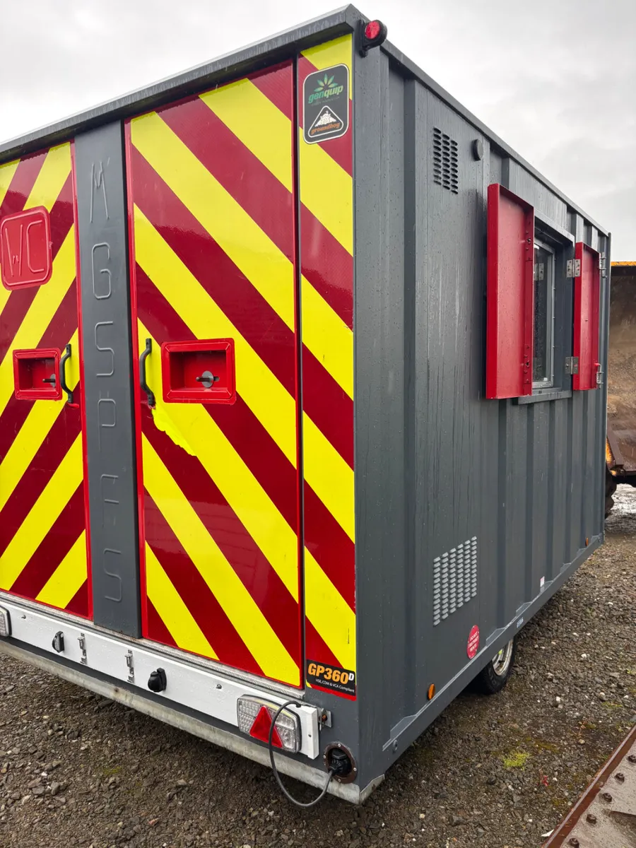 2019  Towable Welfare Unit - Image 3