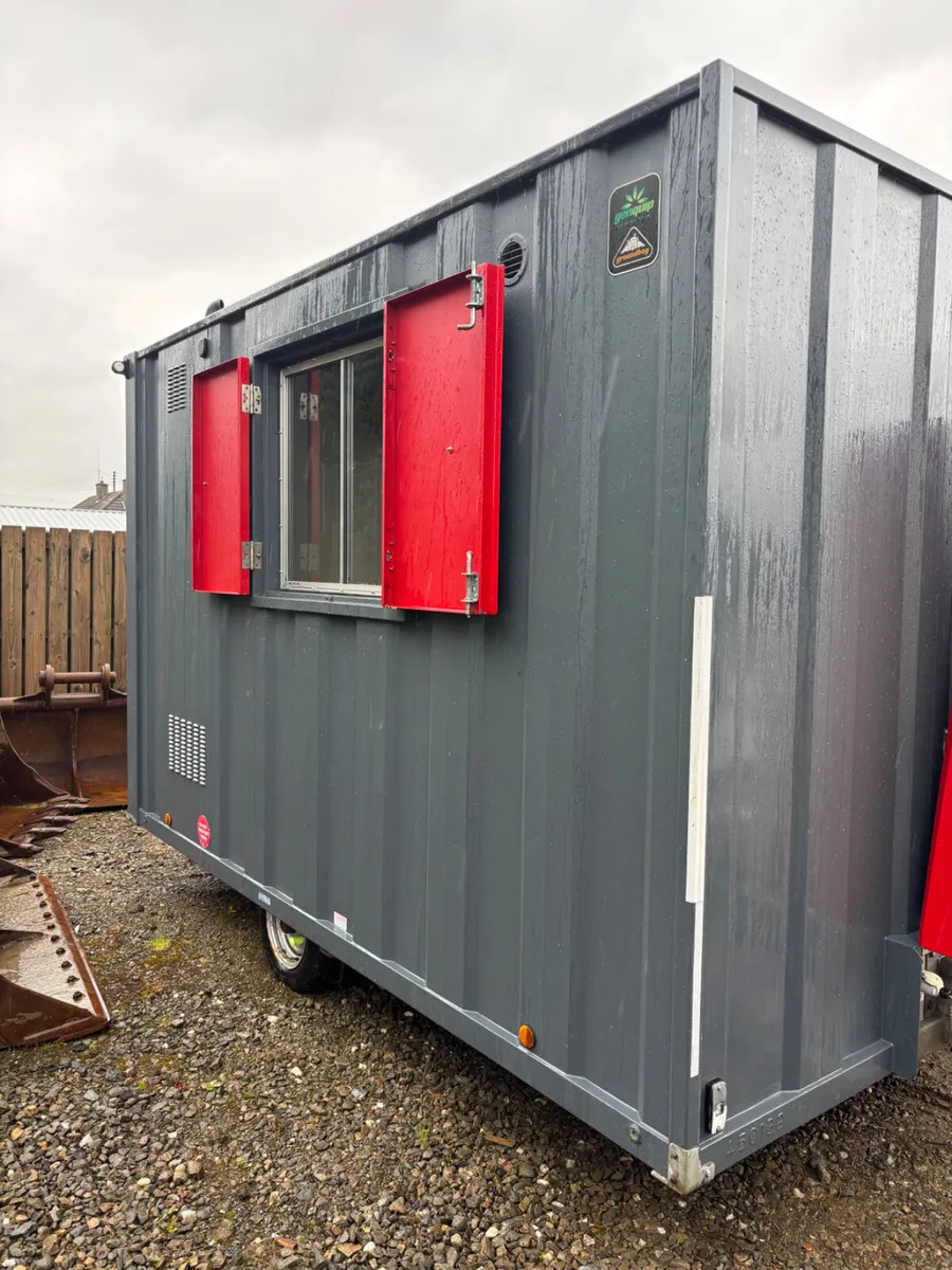 2019  Towable Welfare Unit - Image 2