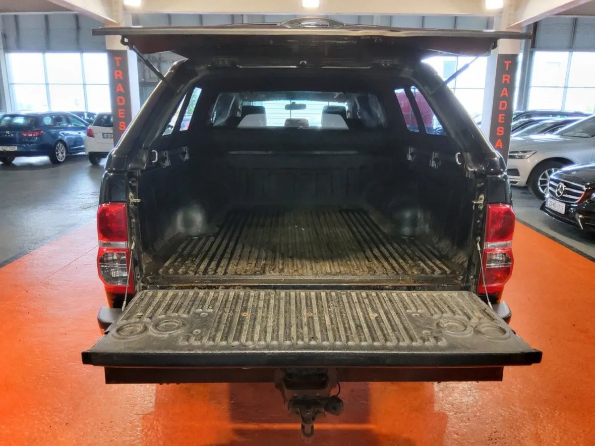 Toyota HiLux Hilux 3.0 D4D D/cab Invincible - Image 4