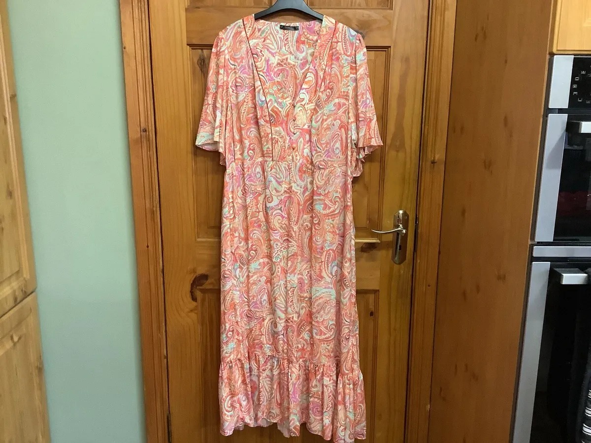 Dress size XL (18) - Image 1