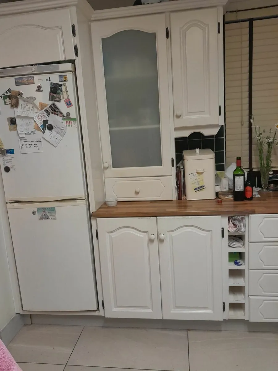 Kitchen cabinets - Image 2