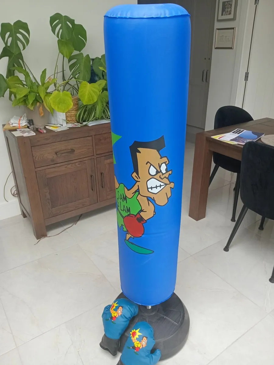 Fun kids freestanding punching bag and gloves - Image 1