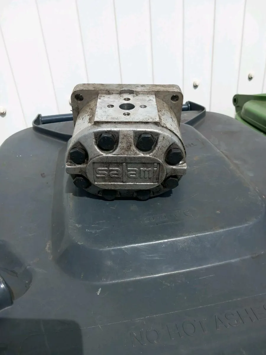 Hydraulic pump, New - Image 1