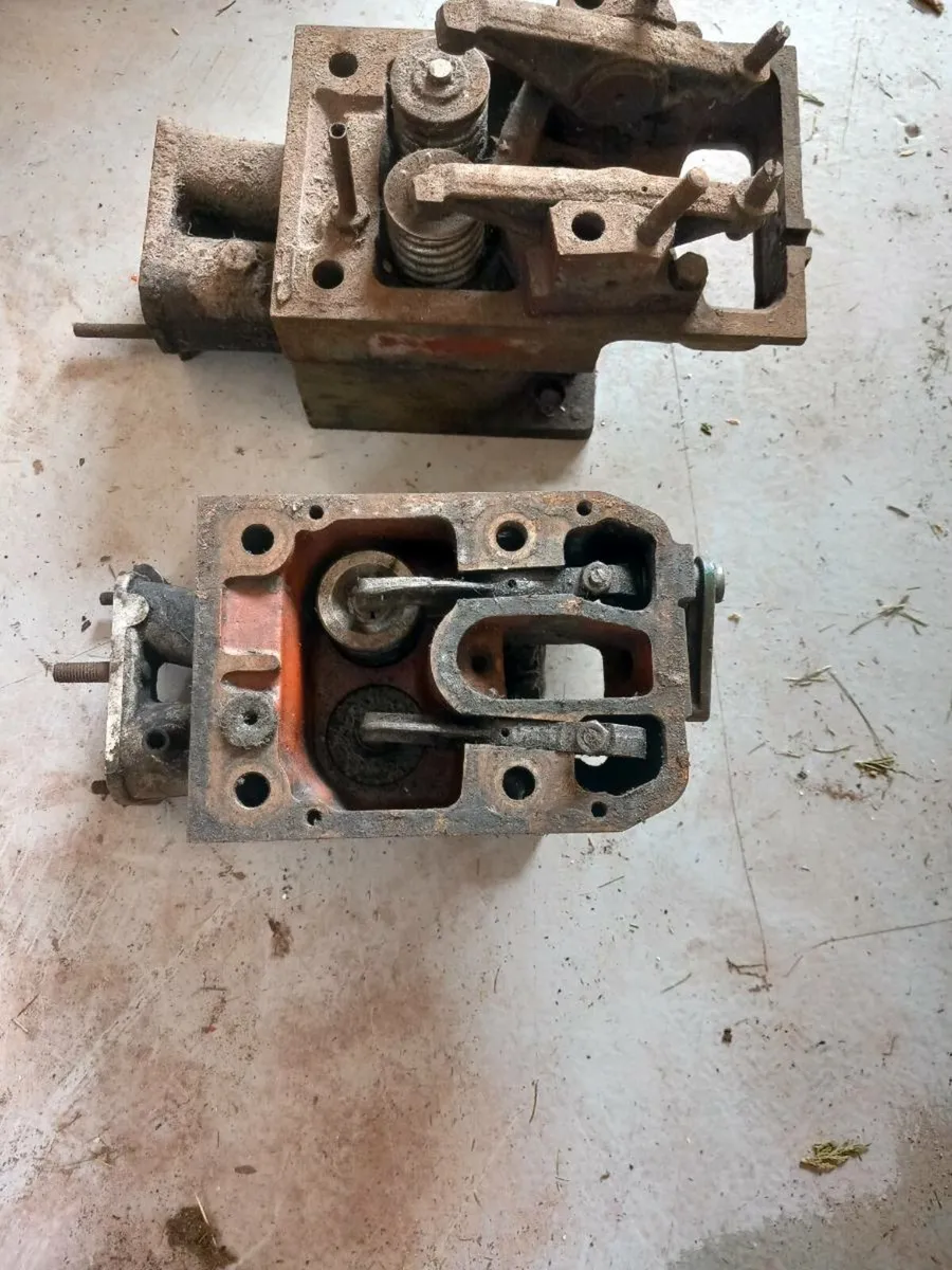 Lister heads - Image 1