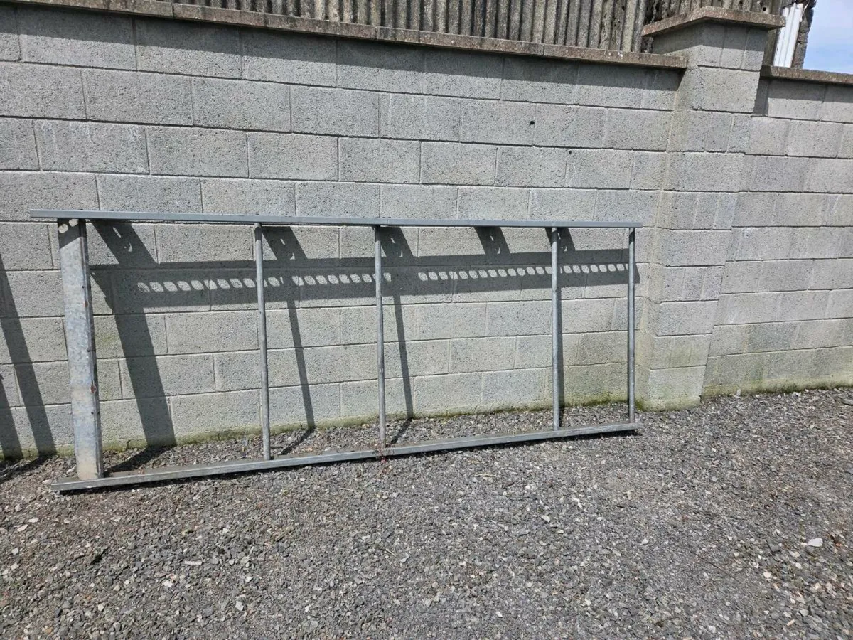 Hiace roof rack. . - Image 1