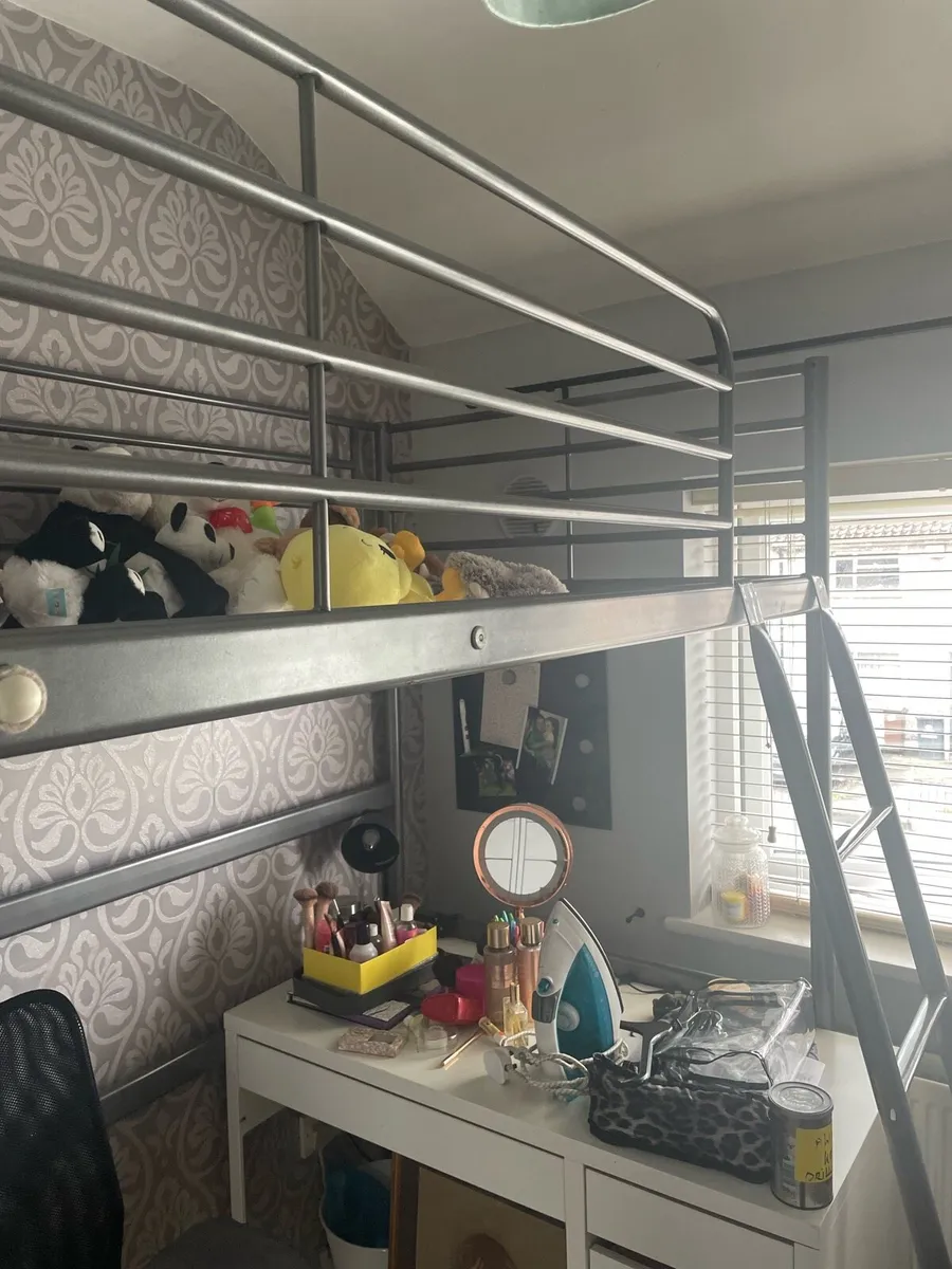 Bed - Image 2