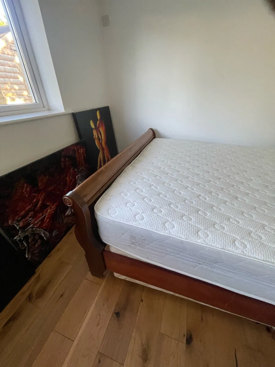 Wooden sleigh bed - king size - Image 2