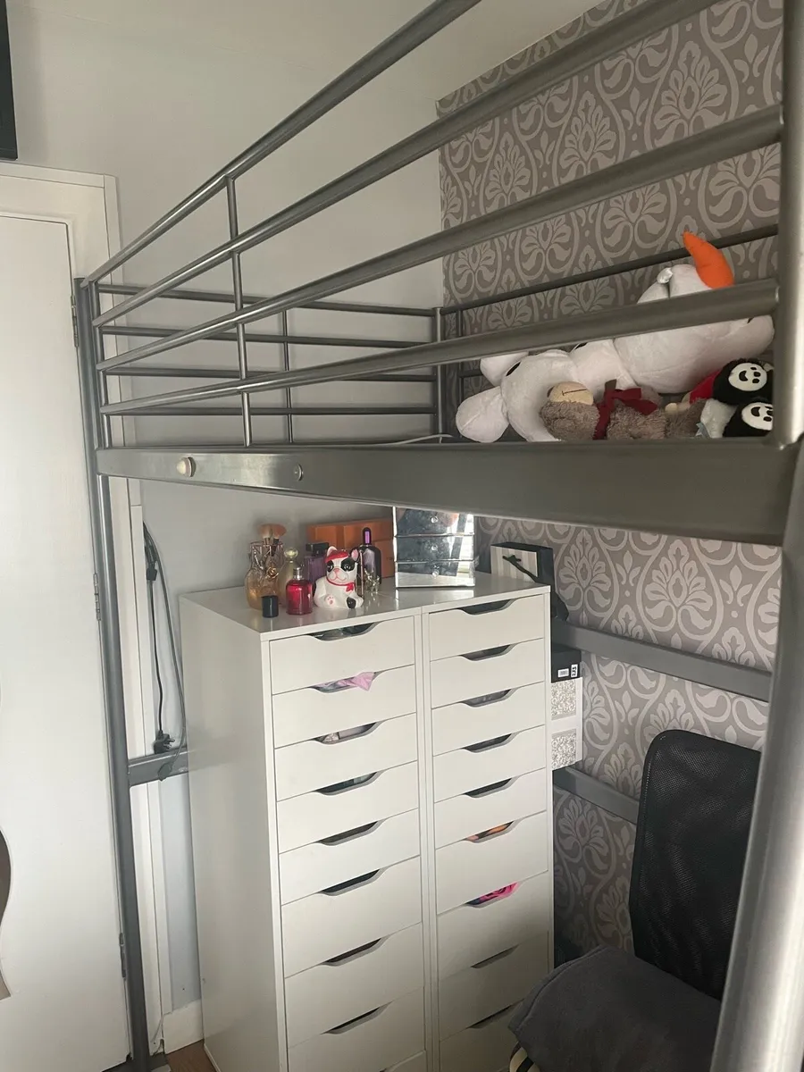 Bed - Image 4