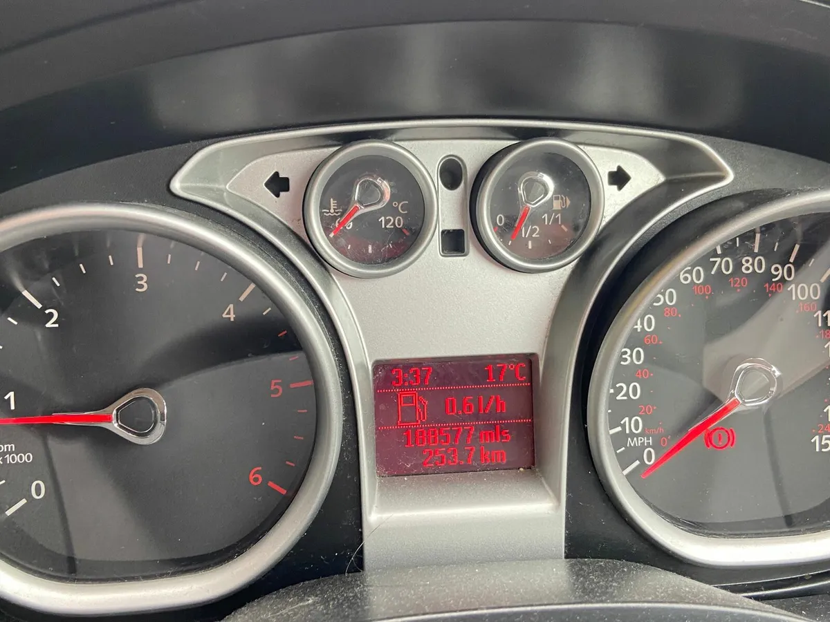 2010 Focus ZETEC 1.6 TDCi - Image 3