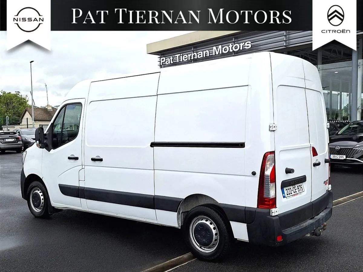 Renault Master Master FWD L2h2 Blue DCI 135 - Image 2